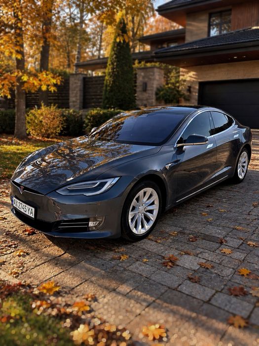 Tesla Model S 2019 • 100 кВт·ч • Полный привод