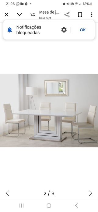 Mesa e cadeira de jantar lindíssima está selado