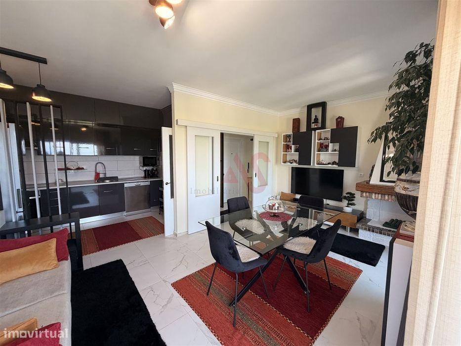 Andar Moradia T2 com vista mar e montanha a 800m da praia – Afife