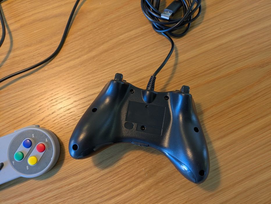 Video Game Controllers (3)64284594914434123