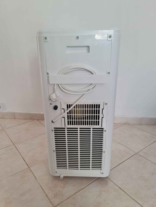 Ar Condicionado Portátil HTW (12.000 BTUs) - Quente/Frio + Comando - Excelente Estado