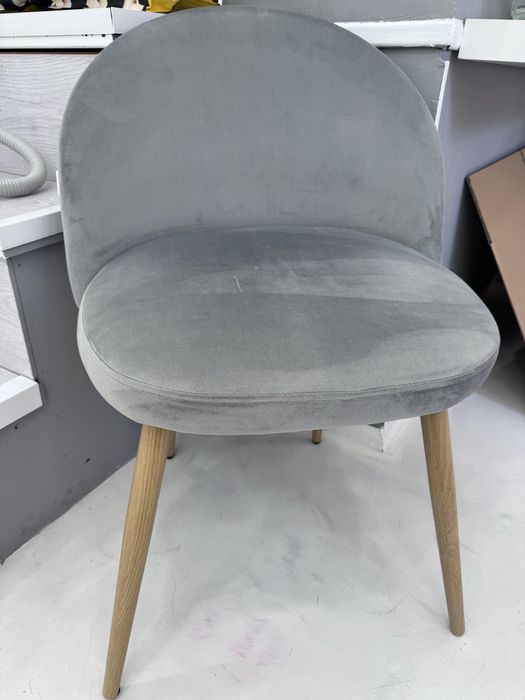 Cadeiras e bancos com rodas para estetica