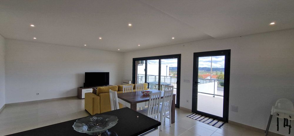 Apartamento T3 para férias com piscina e lugar de garagem