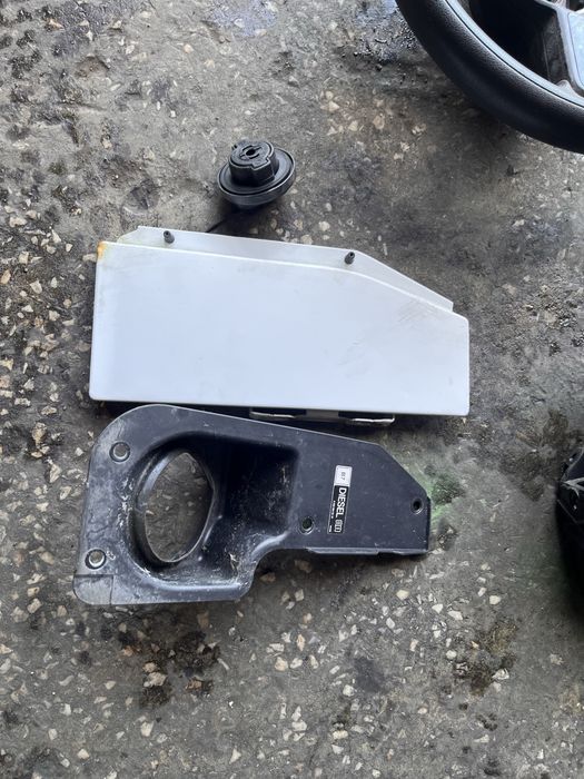 Mercedes sprinter 907 klapka wlewu paliwa