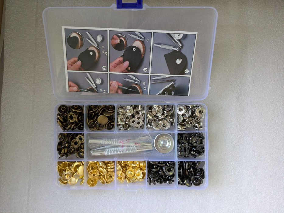 Набір кнопки 100 шт чотири кольори та інструмент для установки 633