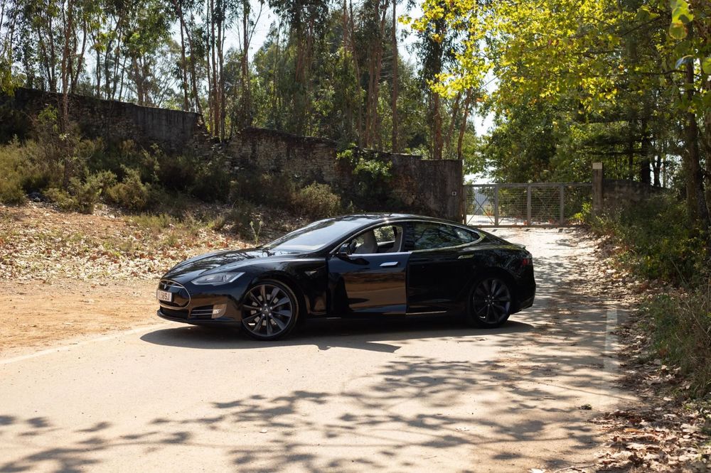 Tesla Model S Performance