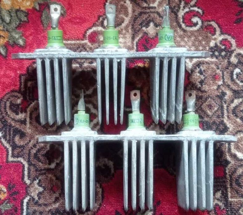 Продам Диоды Д2-25 на радиаторах