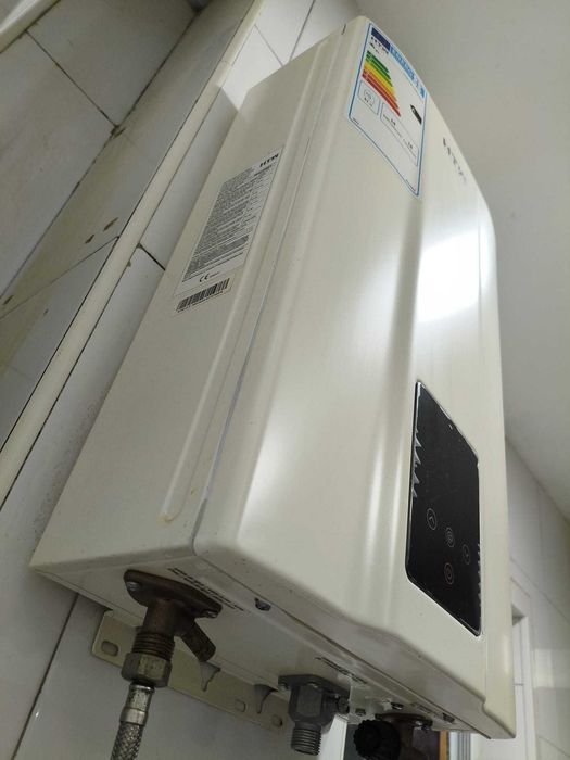 Esquentador Estanque HTW CLE-14NOX 14L – Gás Natural (Nunca Utilizado)