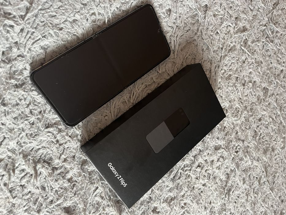 Samsung Galaxy Z Flip 5 8GB/512 GB Graphite