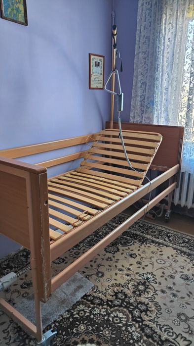 Sprzedam łóżko medyczne z materacem