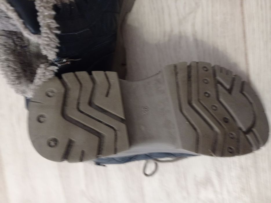 Зимові ботинкі,38 розміру