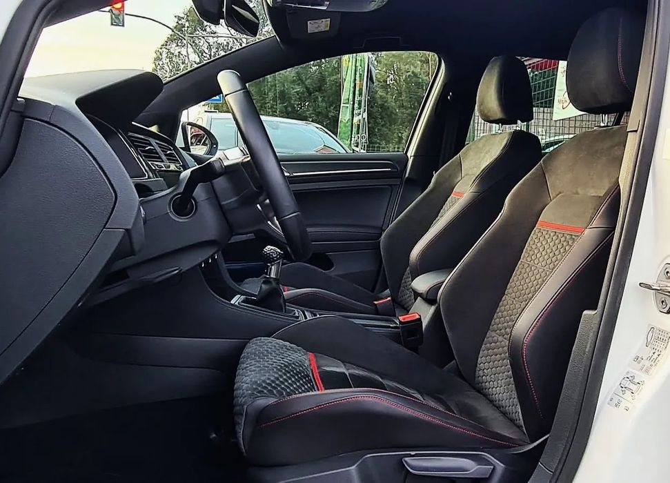 VW Golf 2.0 TSI GTI Performance