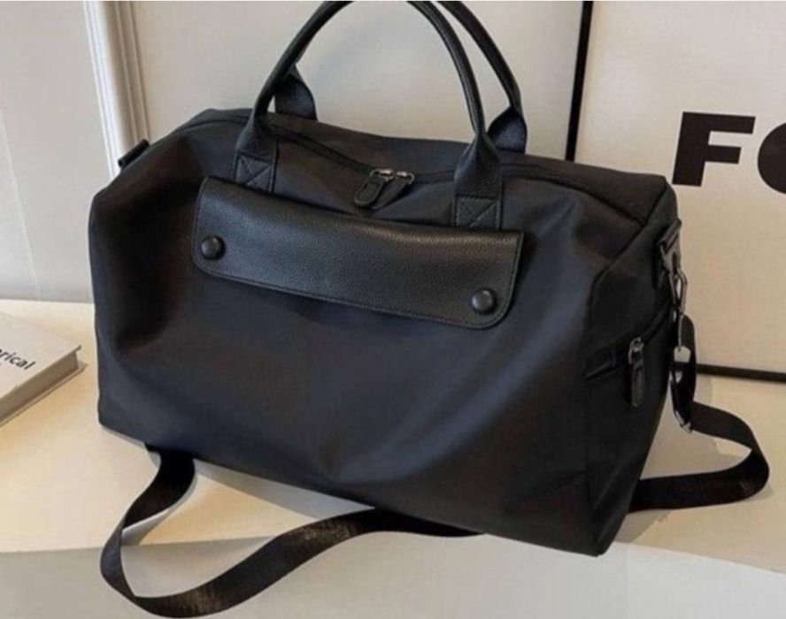 Дорожні спортивні сумки ручної поклажі