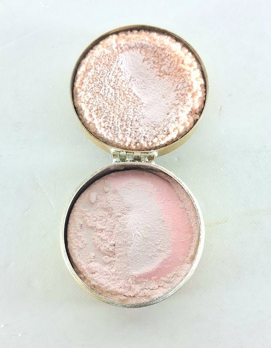 Lata antiga "Bloom Powder"