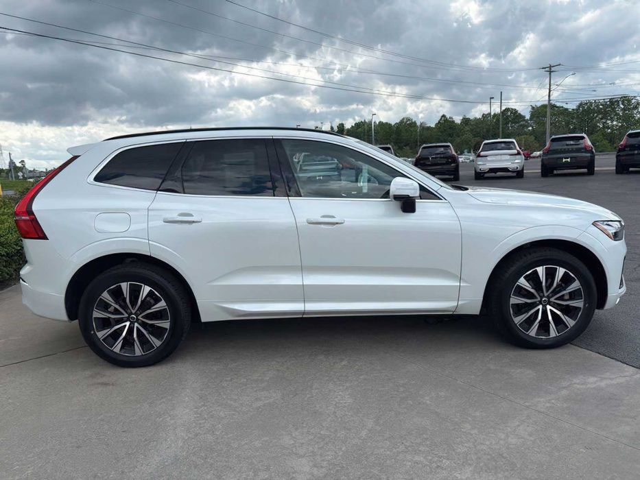 Volvo XC60 Hybrid      2022