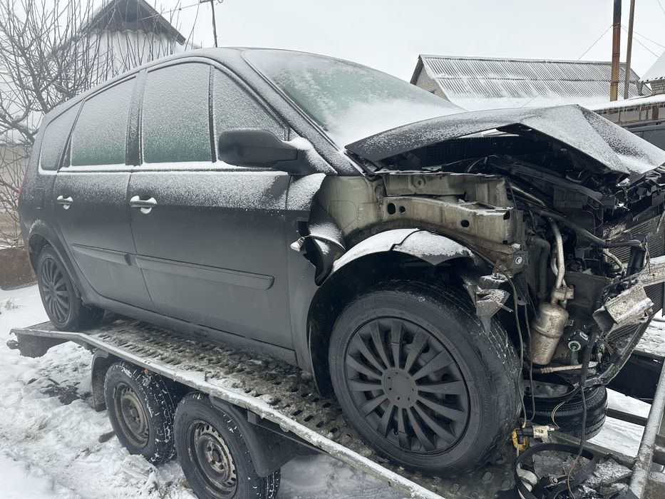 Продам Renault Megane Scenic 2.0 2008