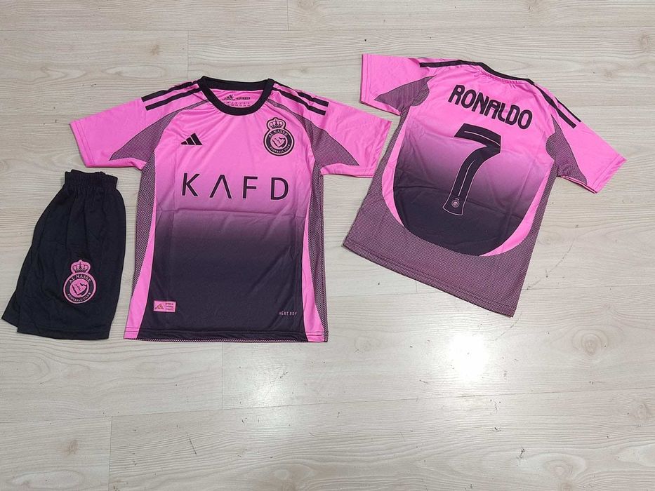 Футбольная форма Аль-Наср-Рональдо.