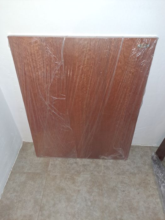 Vendo espelho Novo nunca utilizado.Ainda no plástico