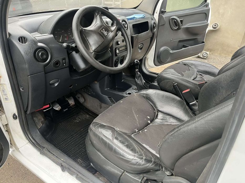 ГРУЗОВИЙ Пежо Партнер 1.9