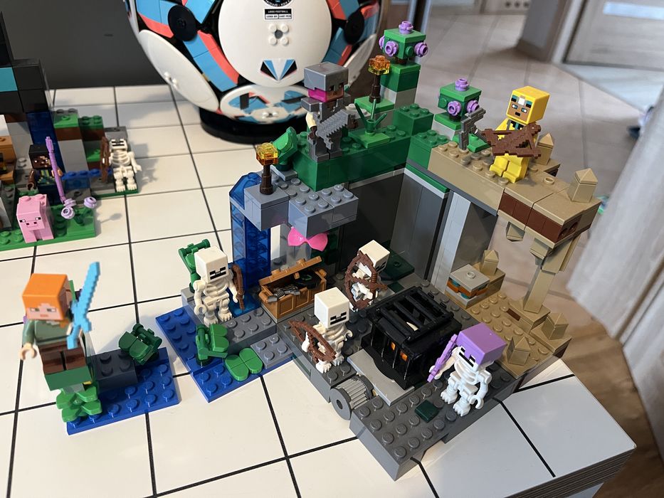 Lego Minecraft 21189 Zestaw Loch Szkieletów