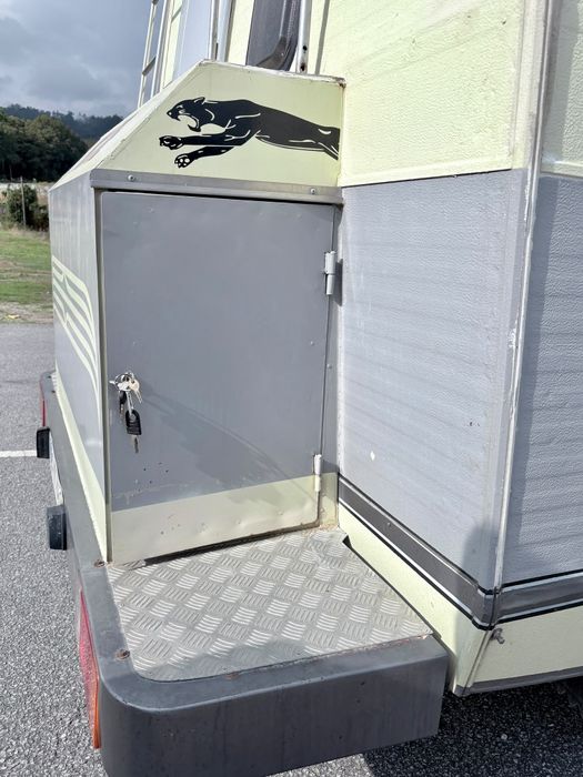 Autocaravana Peugeot J5 Pilote-  6 lugares