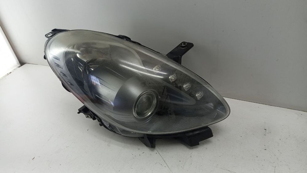 Фара правая Alfa Romeo Giulietta 2011 50520229