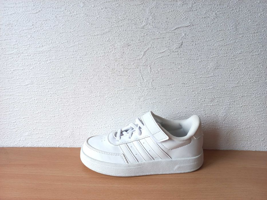 Кросівки Adidas 30 р. устілка 19 см.