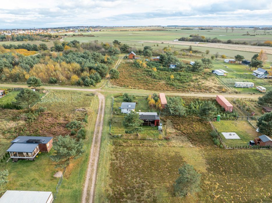 Działka 300 m² z domkiem holenderskim blisko morza – Chłapo