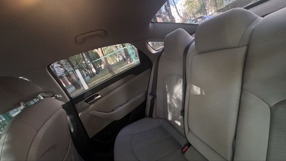Hyundai sonata SE 2018
