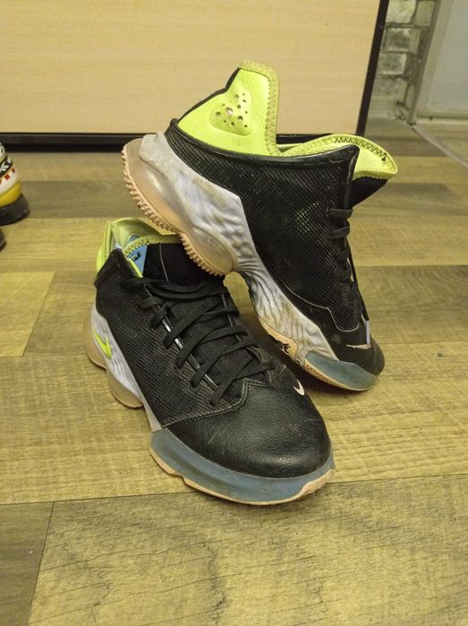Продам кроссовки Nike Lebron 19