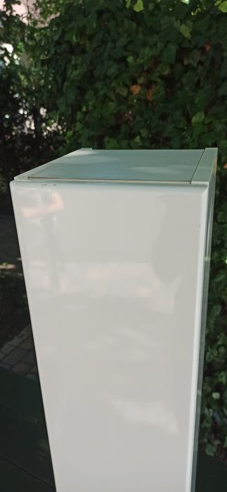 Wisząca szafka łazienkowa, szafka słupek