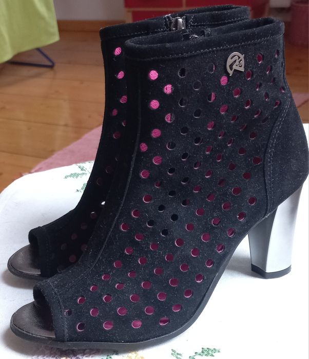 Czarne Botki KARINO 1523/126-P. Na obcasie Skóra naturalna stan bdb.