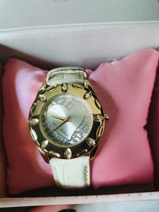 Годинник Paris Hilton