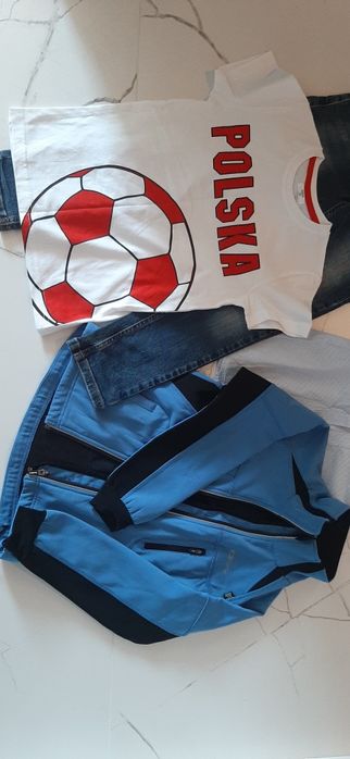 Zestaw ubrań 128/134 cm 4 sztuki bluza softshell