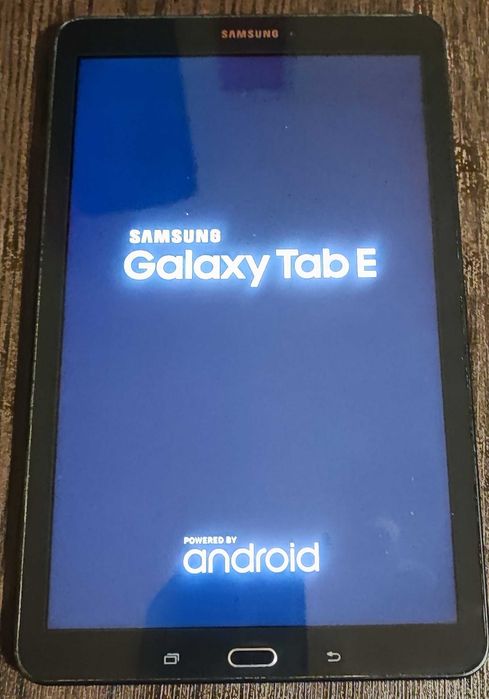Tablet Samsung Galaxy Tab E 9.6 SM-T560 +8 Gb SD|