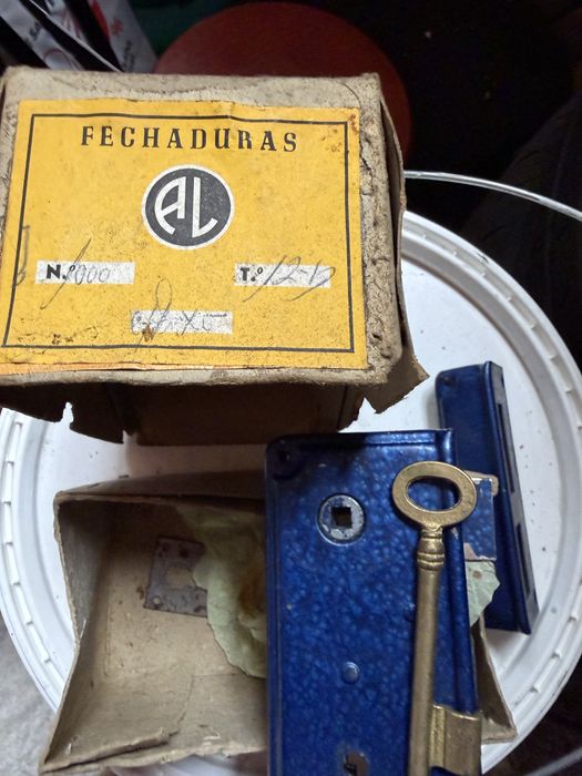 Fechaduras novas mas muito antigas
