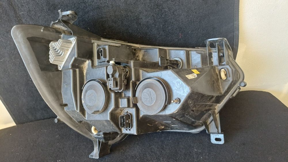 Lampa przednia lewa renault megane lV 4  22r