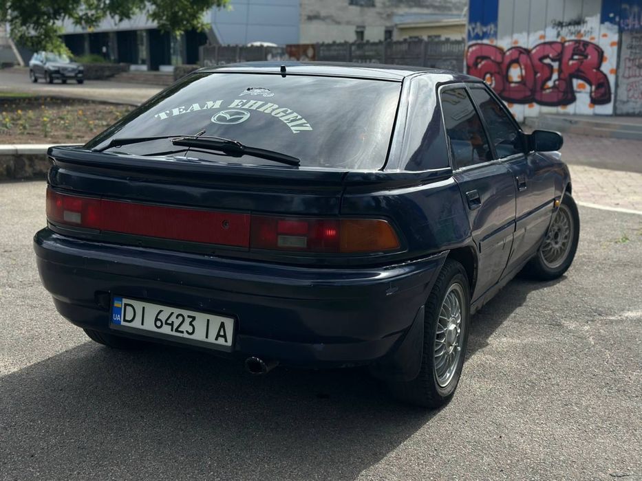 Продам Mazda 323 1.6 бенз!