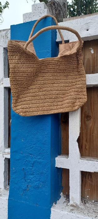 Bolsa /mala  de palhinha forrada com fecho e