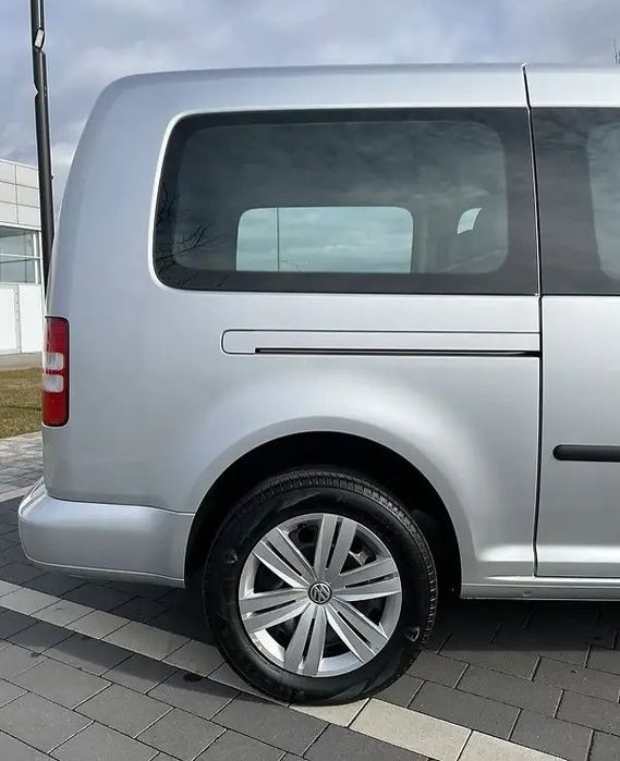 Каддік maxi 7місць 2012р