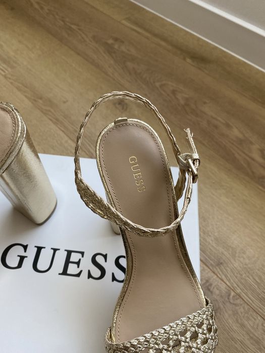 Sandały Guess r 40