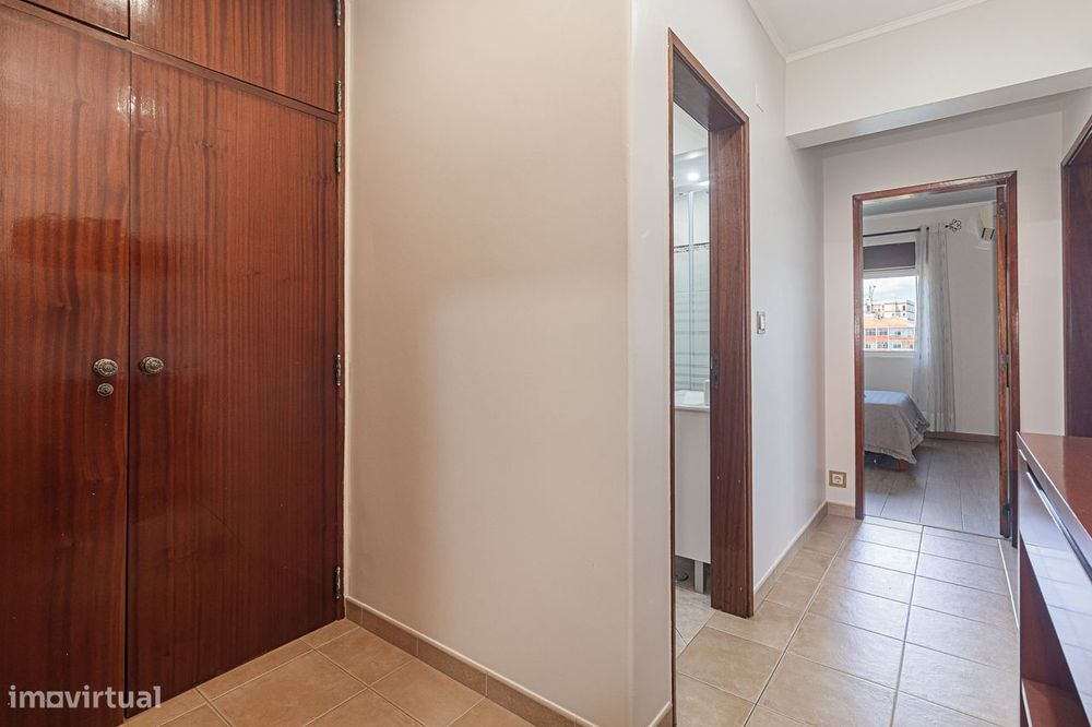 Apartamento T2 em Amora - Cruz de Pau
