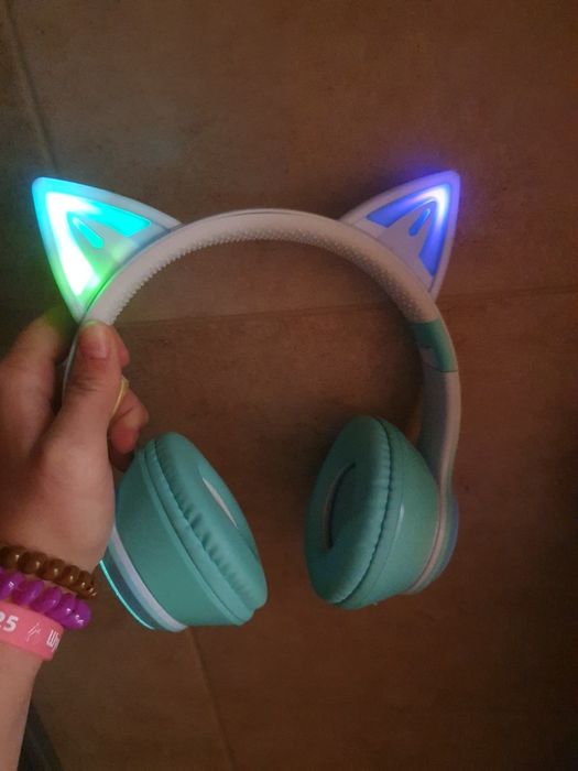 Бездротові навушники