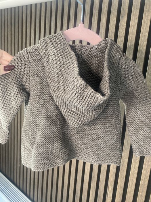 Sweterek z kapturem 74 zara