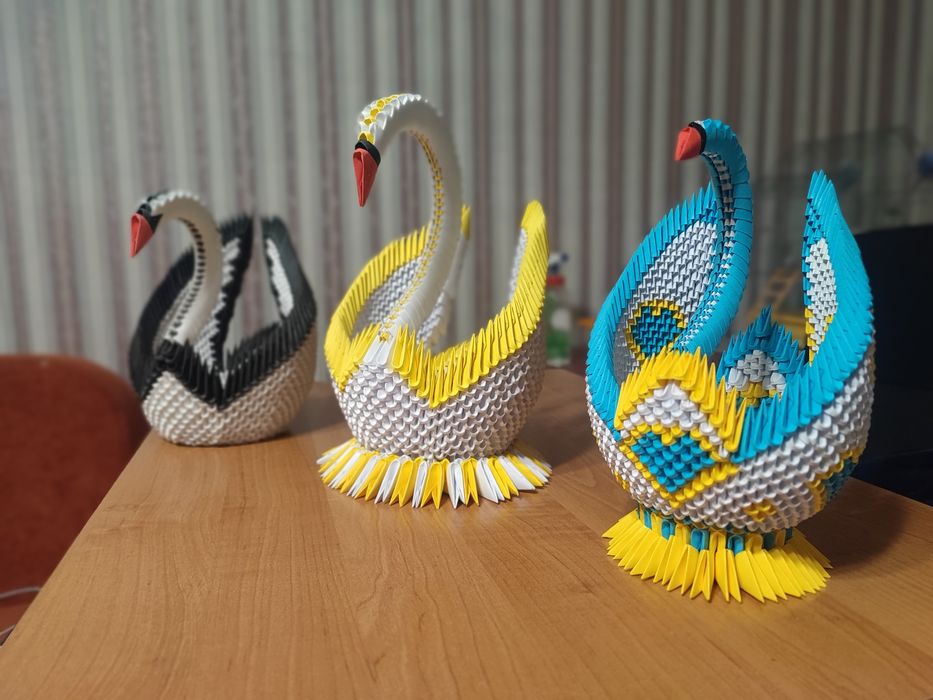 Модульне орігамі лебеді