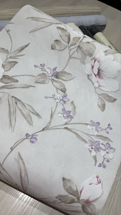 Розпродаж європейських шпалер преміум сегменту