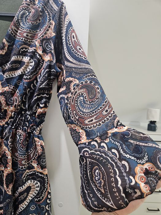 Świąteczna wzorzysta sukienka