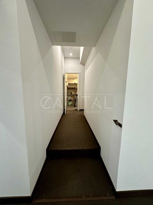 Продаж фасадного приміщення Грушевського Печерськ Центр метро Київ