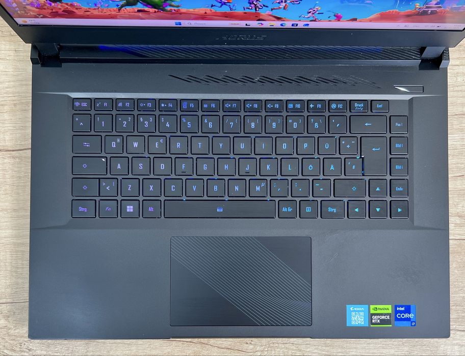 Преміальний ігровий Gigabyte AORUS 15 BKF RTX 4060 i7-13700H 32GB DDR5 2К QHD 165Hz