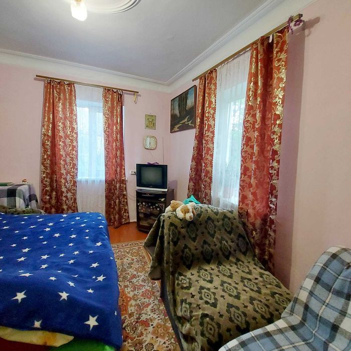 Продається будинок в м. Звягель р-н ринок Урожай